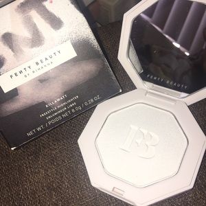 Fenty Metal Moon Highlighter